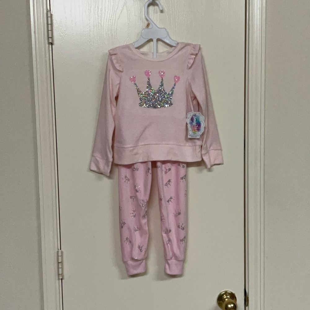BMagical by btween Pink Crown Pajama Set